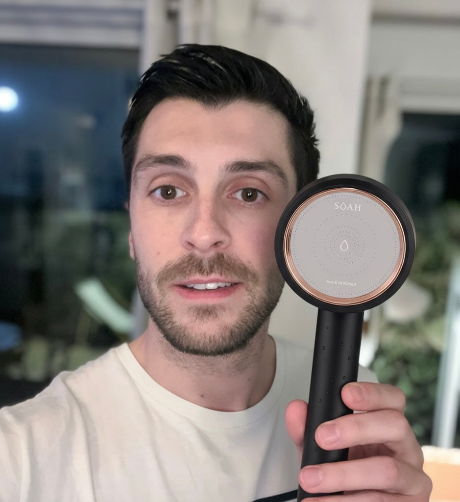 Male customer in the UAE giving a positive testimonial about the SOAH vitamin C shower head